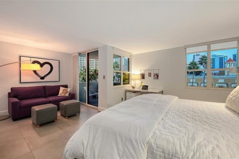Condominio en venta en Sarasota, Florida, 2 dormitorios, 165.18 m2 № 2098726 - foto 14