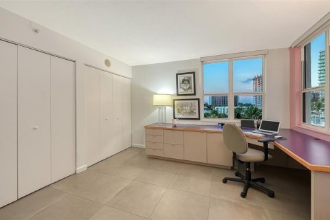 Condominio en venta en Sarasota, Florida, 2 dormitorios, 165.18 m2 № 2098726 - foto 20