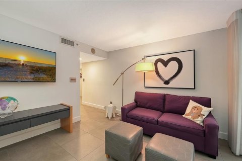 Condominio en venta en Sarasota, Florida, 2 dormitorios, 165.18 m2 № 2098726 - foto 16