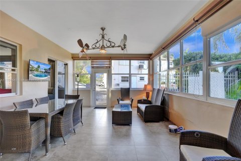 Condo in Hallandale Beach, Florida, 2 bedrooms  № 1702938 - photo 25