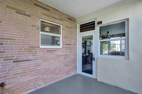 Condo in Hallandale Beach, Florida, 2 bedrooms  № 1702938 - photo 26