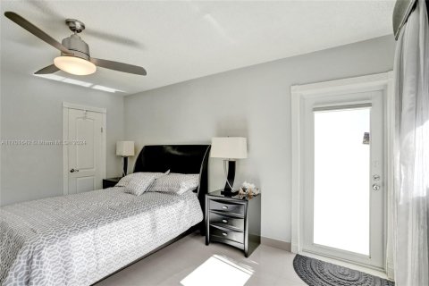 Condo in Hallandale Beach, Florida, 2 bedrooms  № 1702938 - photo 4