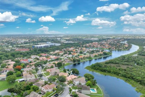 House in Pembroke Pines, Florida 3 bedrooms, 154.22 sq.m. № 2089499 - photo 7