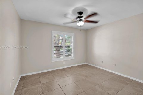 House in Pembroke Pines, Florida 3 bedrooms, 154.22 sq.m. № 2089499 - photo 28