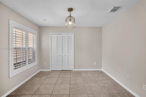 House in Pembroke Pines, Florida 3 bedrooms, 154.22 sq.m. № 2089499 - photo 30