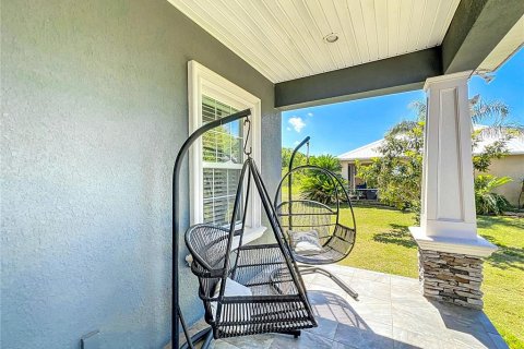 House in Plant City, Florida 3 bedrooms, 172.05 sq.m. № 1585787 - photo 5
