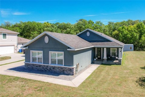 House in Plant City, Florida 3 bedrooms, 172.05 sq.m. № 1585787 - photo 1