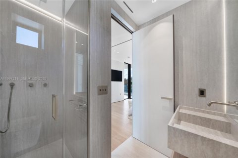 Снять в аренду виллу или дом в Майами-Бич, Флорида 5 спален, 348.38м2, № 2060605 - фото 25