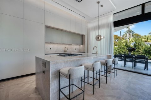 Снять в аренду виллу или дом в Майами-Бич, Флорида 5 спален, 348.38м2, № 2060605 - фото 13