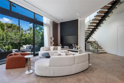 Снять в аренду виллу или дом в Майами-Бич, Флорида 5 спален, 348.38м2, № 2060605 - фото 5