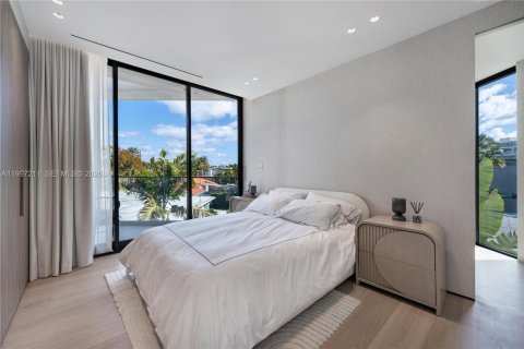 Снять в аренду виллу или дом в Майами-Бич, Флорида 5 спален, 348.38м2, № 2060605 - фото 27