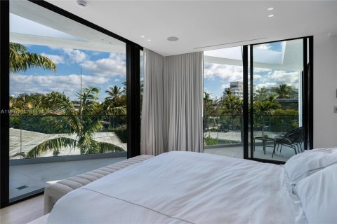 Снять в аренду виллу или дом в Майами-Бич, Флорида 5 спален, 348.38м2, № 2060605 - фото 19