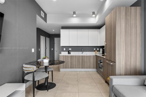 Купить кондоминиум в Майами, Флорида 1 спальня, 53.05м2, № 2088978 - фото 16