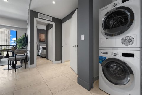 Купить кондоминиум в Майами, Флорида 1 спальня, 53.05м2, № 2088978 - фото 2