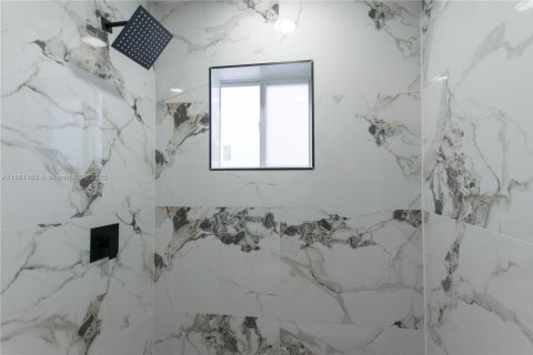 Casa en venta en Miami, Florida, 3 dormitorios, 71.35 m2 № 1890259 - foto 15