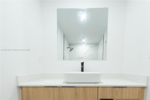 Casa en venta en Miami, Florida, 3 dormitorios, 71.35 m2 № 1890259 - foto 20