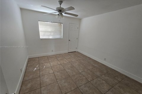 Villa ou maison à louer à Fort Lauderdale, Floride: 3 chambres, 106.65 m2 № 1940649 - photo 23