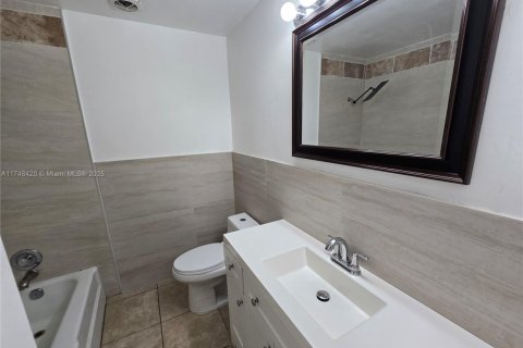 Villa ou maison à louer à Fort Lauderdale, Floride: 3 chambres, 106.65 m2 № 1940649 - photo 18