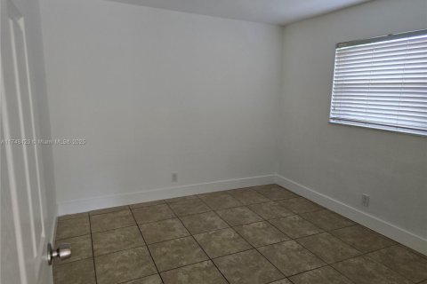 Villa ou maison à louer à Fort Lauderdale, Floride: 3 chambres, 106.65 m2 № 1940649 - photo 25