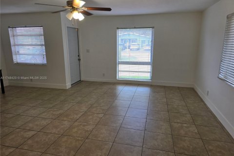 Villa ou maison à louer à Fort Lauderdale, Floride: 3 chambres, 106.65 m2 № 1940649 - photo 12