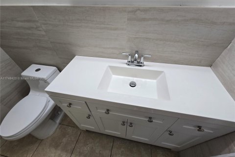 Villa ou maison à louer à Fort Lauderdale, Floride: 3 chambres, 106.65 m2 № 1940649 - photo 17