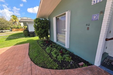 Villa ou maison à louer à Fort Lauderdale, Floride: 3 chambres, 106.65 m2 № 1940649 - photo 3