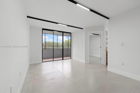 Condo in Miami, Florida, 2 bedrooms  № 2152907 - photo 14