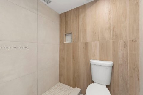 Condo in Miami, Florida, 2 bedrooms  № 2152907 - photo 9