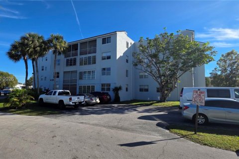 Купить кондоминиум в Лодердейл-Лейкс, Флорида 2 спальни, 93.83м2, № 1993468 - фото 12