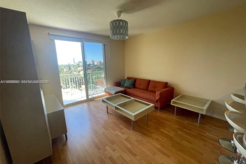 Condominio en Miami, Florida, 1 dormitorio  № 2008663