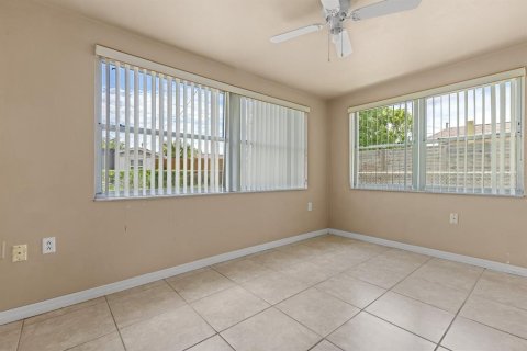 Casa en venta en Holiday, Florida, 2 dormitorios, 97.27 m2 № 1908775 - foto 8