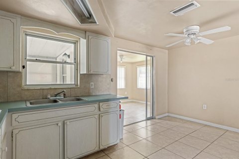 Casa en venta en Holiday, Florida, 2 dormitorios, 97.27 m2 № 1908775 - foto 5