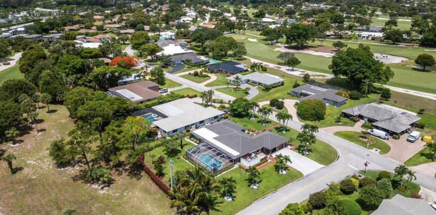 House in Atlantis, Florida 3 bedrooms, 295.15 sq.m. № 1224851