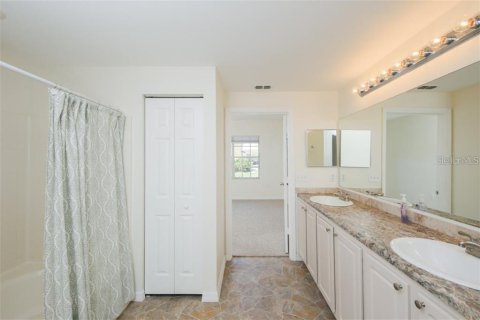 Condo in Sarasota, Florida, 3 bedrooms  № 2226087 - photo 16
