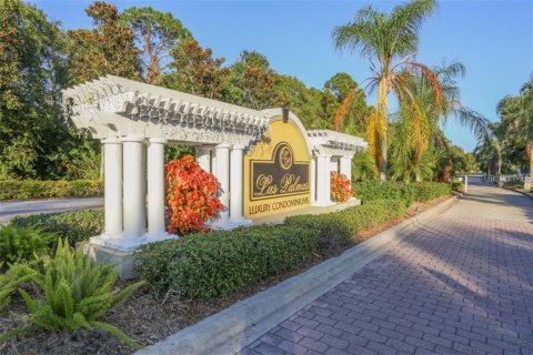 Condo in Sarasota, Florida, 3 bedrooms  № 2226087 - photo 2