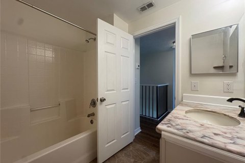 Condo in Sarasota, Florida, 3 bedrooms  № 2226087 - photo 21