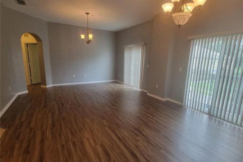 Condo in Winter Garden, Florida, 2 bedrooms  № 2225324 - photo 5