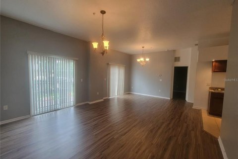 Condo in Winter Garden, Florida, 2 bedrooms  № 2225324 - photo 4