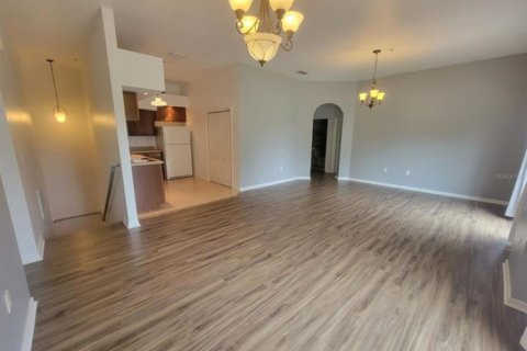 Condo in Winter Garden, Florida, 2 bedrooms  № 2225324 - photo 3