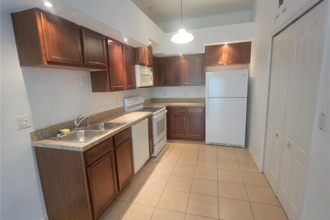 Condo in Winter Garden, Florida, 2 bedrooms  № 2225324 - photo 7