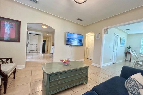 Villa ou maison à louer à Gulfport, Floride: 3 chambres, 119.75 m2 № 2104281 - photo 2