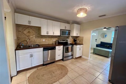 Villa ou maison à louer à Gulfport, Floride: 3 chambres, 119.75 m2 № 2104281 - photo 6