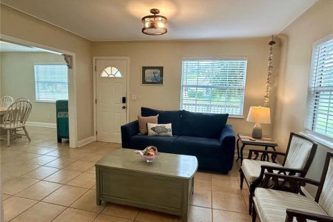 Villa ou maison à louer à Gulfport, Floride: 3 chambres, 119.75 m2 № 2104281 - photo 3