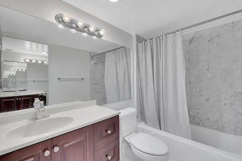 Снять в аренду квартиру в Халландейл-Бич, Флорида 2 спальни, 133.78м2, № 1963243 - фото 24