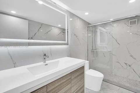 Снять в аренду квартиру в Халландейл-Бич, Флорида 2 спальни, 133.78м2, № 1963243 - фото 19