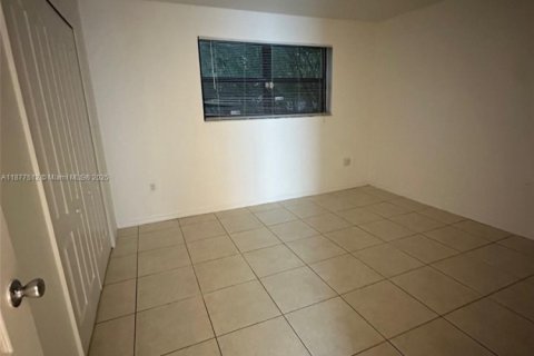Copropriété à louer à Miami, Floride: 3 chambres, 112.23 m2 № 2017260 - photo 3