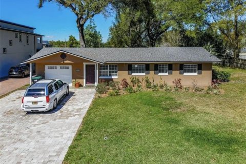 House in Orlando, Florida 3 bedrooms, 138.7 sq.m. № 1822297 - photo 2