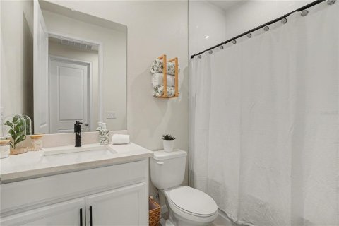 House in Venice, Florida 4 bedrooms, 186.27 sq.m. № 2166960 - photo 17