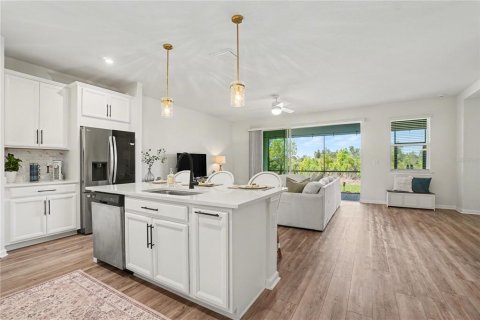 House in Venice, Florida 4 bedrooms, 186.27 sq.m. № 2166960 - photo 4