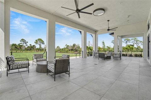 House in Venice, Florida 4 bedrooms, 186.27 sq.m. № 2166960 - photo 30